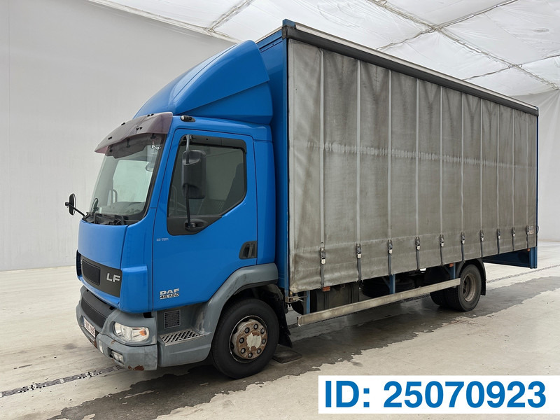 DAF LF45.150 - Camion à rideaux coulissants: photos 1 DAF LF45.150 - Camion à rideaux coulissants: photos 1