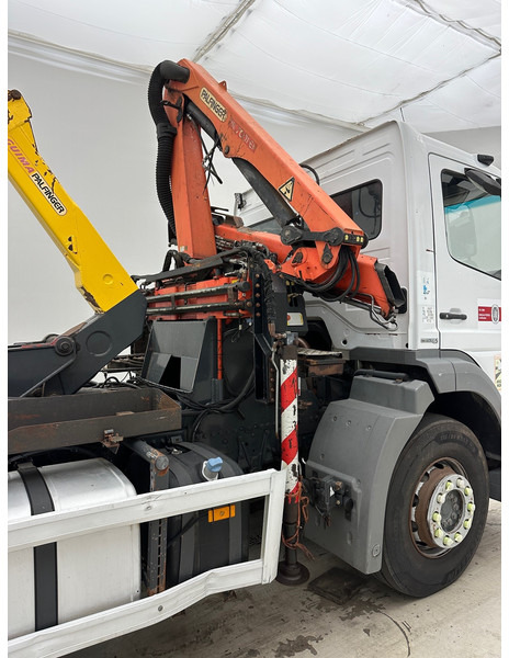 Mercedes-Benz Axor 1824 - Camion ampliroll, Camion grue: photos 5 Mercedes-Benz Axor 1824 - Camion ampliroll, Camion grue: photos 5