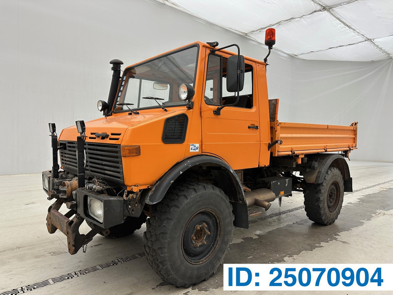 Mercedes-Benz Unimog U427 - Camion benne: photos 1 Mercedes-Benz Unimog U427 - Camion benne: photos 1