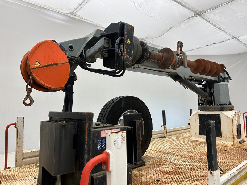 Camion grue Renault D14.250: photos 10 Camion grue Renault D14.250: photos 10