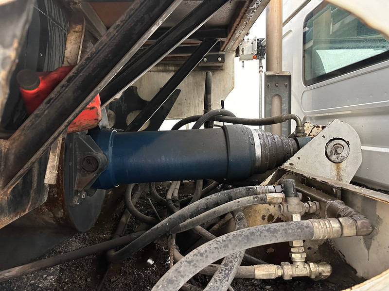 Renault Premium 370 - Camion benne: photos 4 Renault Premium 370 - Camion benne: photos 4