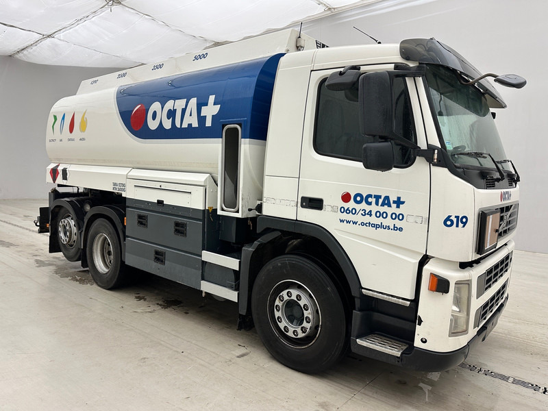 Volvo FM360 - 6x2 - Camion citerne: photos 3 Volvo FM360 - 6x2 - Camion citerne: photos 3