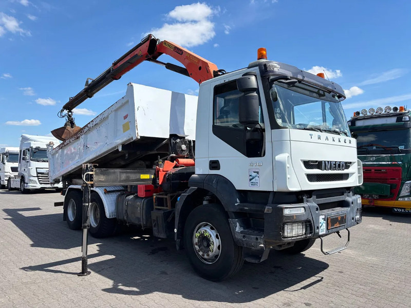 Iveco Trakker 410 6X4 Manual Gearbox 2 Way Tipper + Palfinger PK15500 - Camion benne, Camion grue: photos 2 Iveco Trakker 410 6X4 Manual Gearbox 2 Way Tipper + Palfinger PK15500 - Camion benne, Camion grue: photos 2