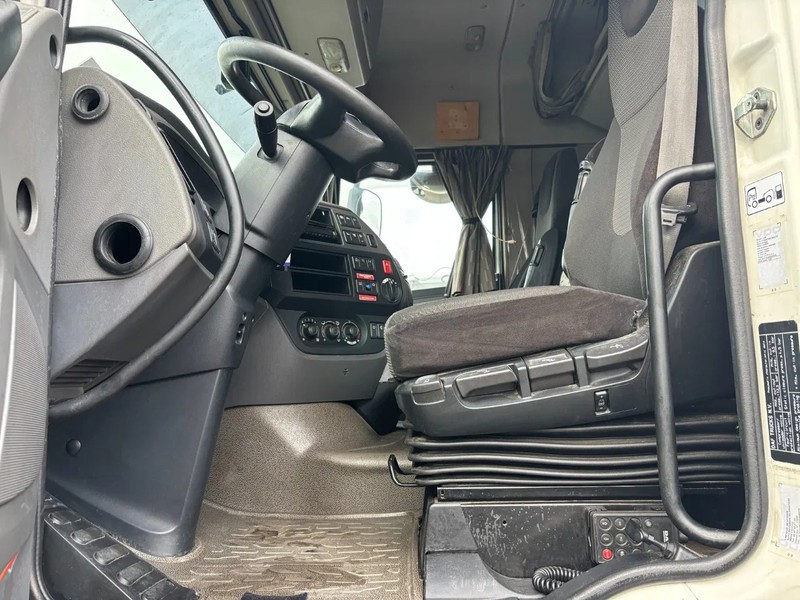DAF XF 460 6X2 Spacecab Euro 6 - Tracteur routier: photos 5 DAF XF 460 6X2 Spacecab Euro 6 - Tracteur routier: photos 5