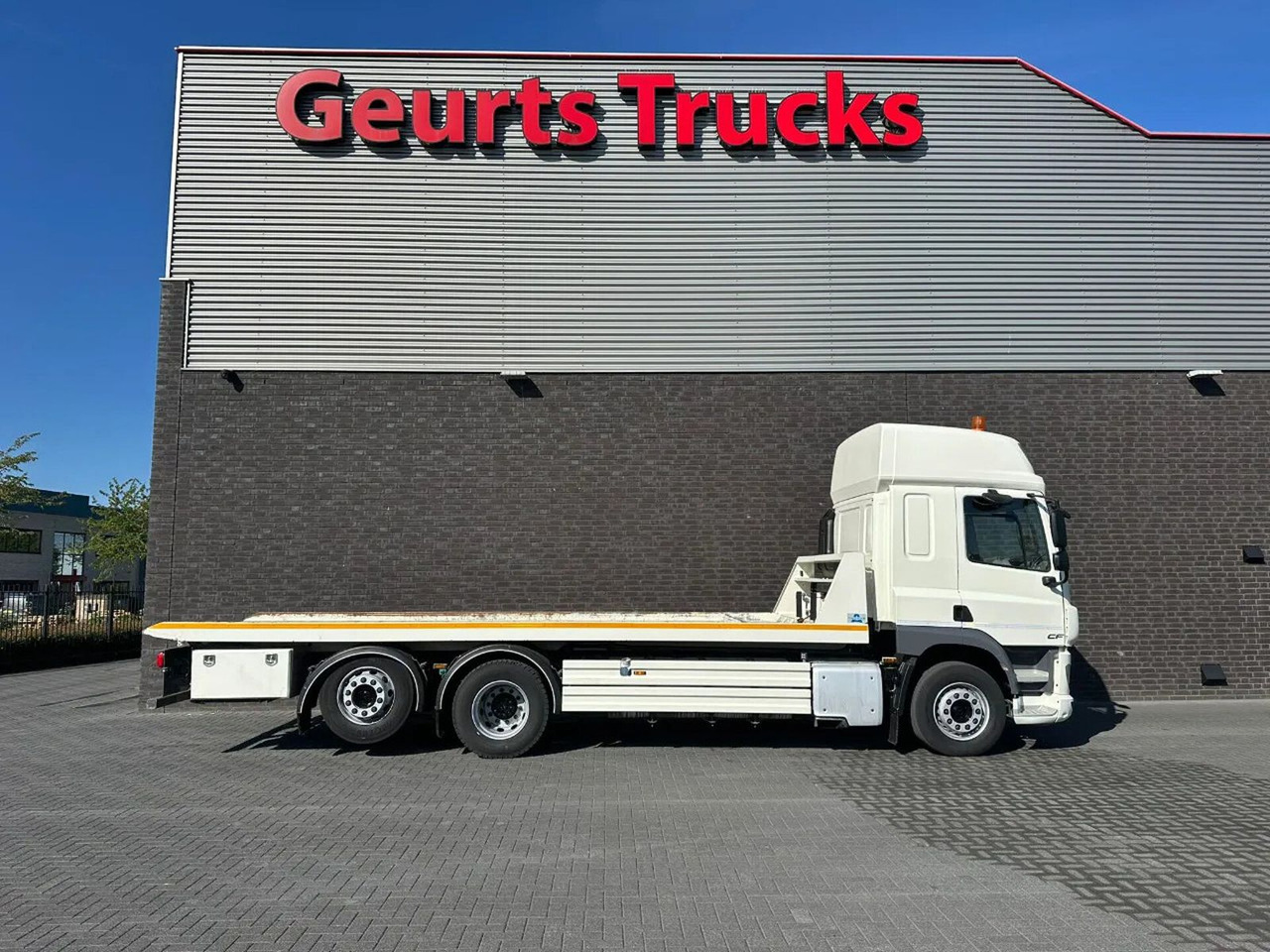 DAF CF 410 6X2 M4SN3 OPRIJWAGEN / MACHINE TRANSPORTE - Camion porte-voitures: photos 4 DAF CF 410 6X2 M4SN3 OPRIJWAGEN / MACHINE TRANSPORTE - Camion porte-voitures: photos 4