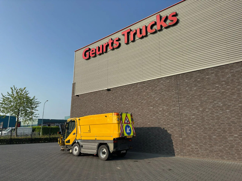 Johnston CX400 SWEEPING TRUCK/ KEHRMASCHINE/VEEGWAGEN/FAHRBAHNREINIGER - Balayeuse industrielle: photos 3 Johnston CX400 SWEEPING TRUCK/ KEHRMASCHINE/VEEGWAGEN/FAHRBAHNREINIGER - Balayeuse industrielle: photos 3