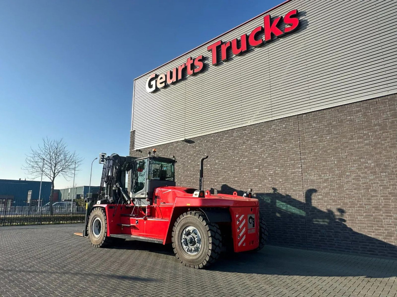 Kalmar DCG 330-12 VORKHEFTRUCK/ GABELSTAPLER/ FORKLIFT - Chariot élévateur diesel: photos 3 Kalmar DCG 330-12 VORKHEFTRUCK/ GABELSTAPLER/ FORKLIFT - Chariot élévateur diesel: photos 3