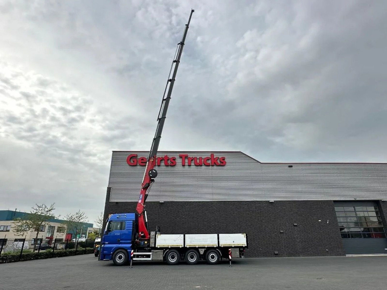 MAN TGX 33.560 8X4 TRIDEM + HMF 4020-K8 KRAAN/KRAN/C - Camion grue: photos 5 MAN TGX 33.560 8X4 TRIDEM + HMF 4020-K8 KRAAN/KRAN/C - Camion grue: photos 5