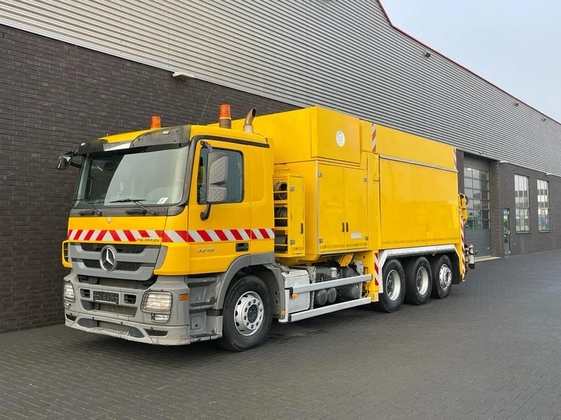 Mercedes-Benz Actros 3248 8X4 TRIDEM MTS DINO 12 SAUGBAGGER/SUCTIONEXAVATOR/GRONDZUIGER - Camion vidangeur: photos 2 Mercedes-Benz Actros 3248 8X4 TRIDEM MTS DINO 12 SAUGBAGGER/SUCTIONEXAVATOR/GRONDZUIGER - Camion vidangeur: photos 2