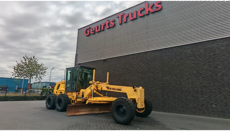 New Holland RG 200 B MOTORGRADER + RIPPER FROM 2012 HOURS 4237 - Niveleuse: photos 5 New Holland RG 200 B MOTORGRADER + RIPPER FROM 2012 HOURS 4237 - Niveleuse: photos 5