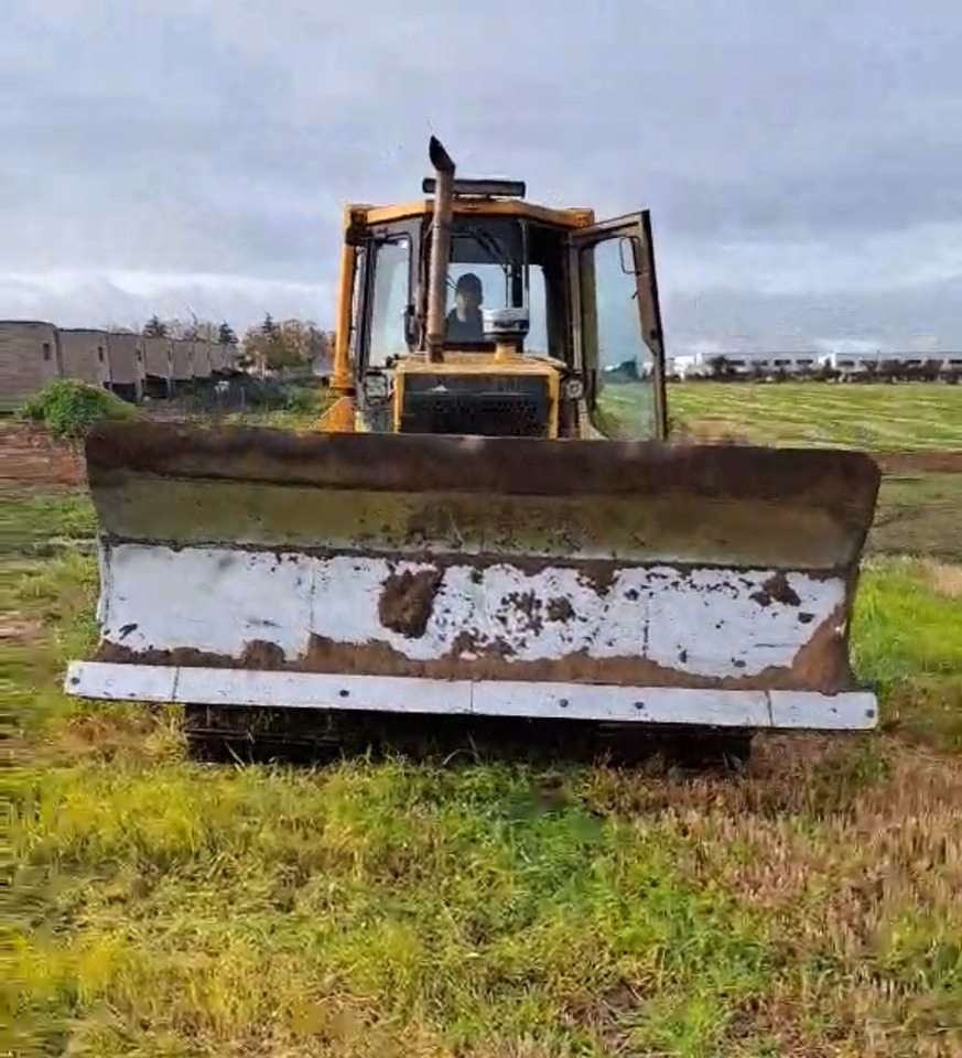 CATERPILLAR D5 M - Bulldozer: photos 2 CATERPILLAR D5 M - Bulldozer: photos 2