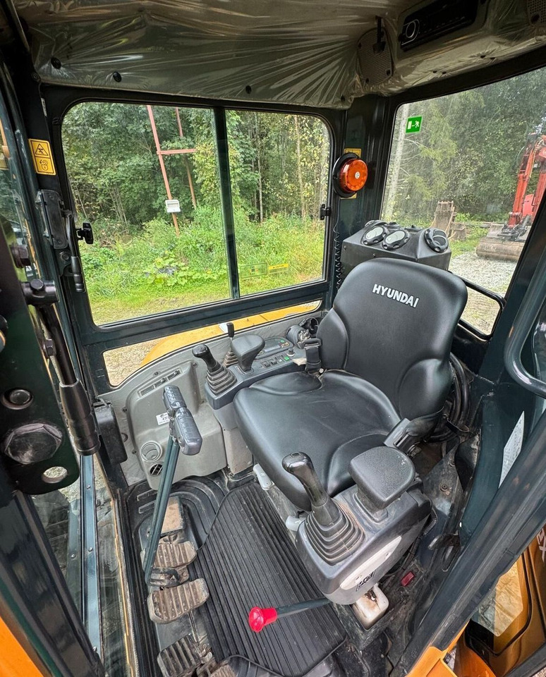 Hyundai R35Z - 9 - Mini pelle: photos 4 Hyundai R35Z - 9 - Mini pelle: photos 4