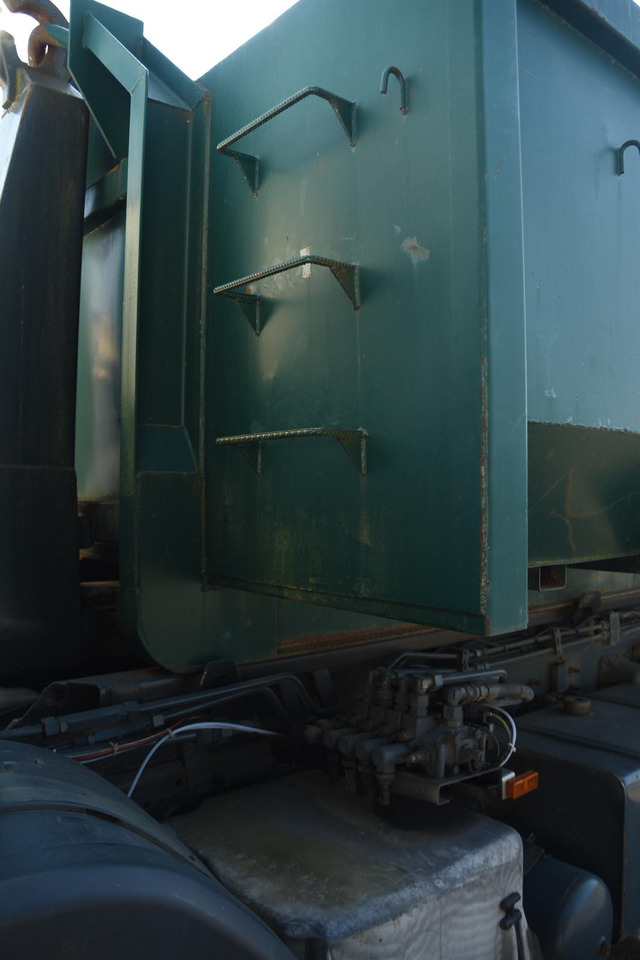 SCANIA P94 220 - Camion benne: photos 4 SCANIA P94 220 - Camion benne: photos 4