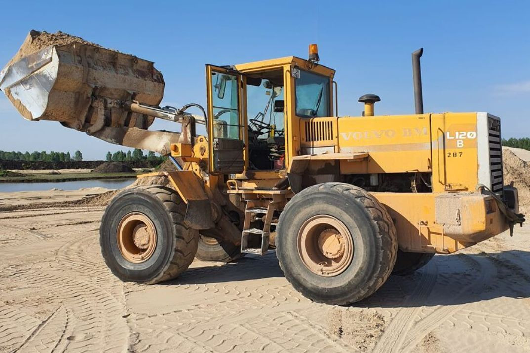 VOLVO L120 - Chargeuse sur pneus: photos 2 VOLVO L120 - Chargeuse sur pneus: photos 2