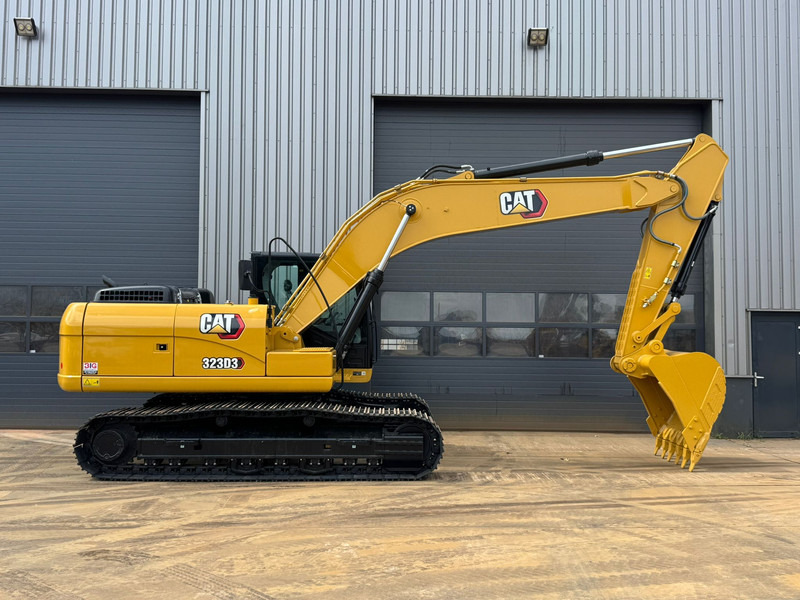 Caterpillar 323D3 - Pelle sur chenille: photos 5 Caterpillar 323D3 - Pelle sur chenille: photos 5