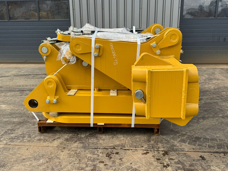 Caterpillar D8T D8R D8N Multishank Ripper (forged shanks) - Ripper: photos 1 Caterpillar D8T D8R D8N Multishank Ripper (forged shanks) - Ripper: photos 1