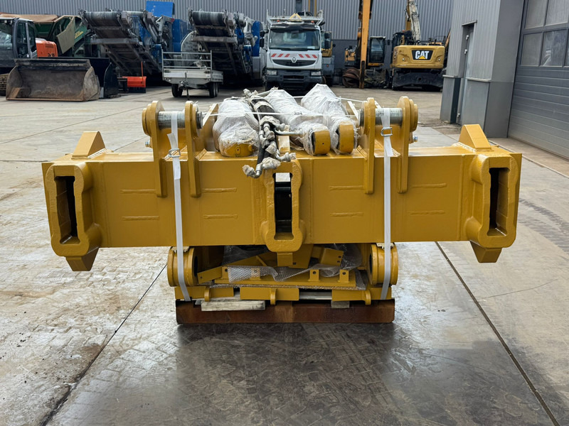 Caterpillar D8T D8R D8N Multishank Ripper (forged shanks) - Ripper: photos 4 Caterpillar D8T D8R D8N Multishank Ripper (forged shanks) - Ripper: photos 4