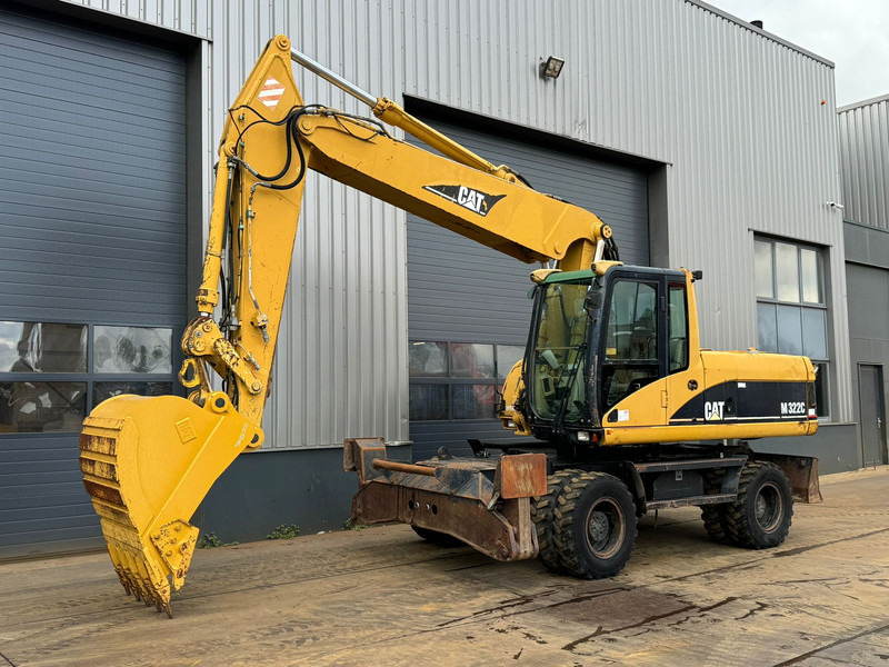 Caterpillar M322C - Hydraulic stabilizers / VA Triple boom / CE-certified, - Pelle sur pneus: photos 4 Caterpillar M322C - Hydraulic stabilizers / VA Triple boom / CE-certified, - Pelle sur pneus: photos 4