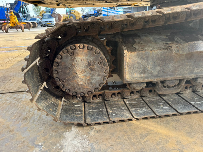 Pelle sur chenille Komatsu PC240LC-10: photos 15