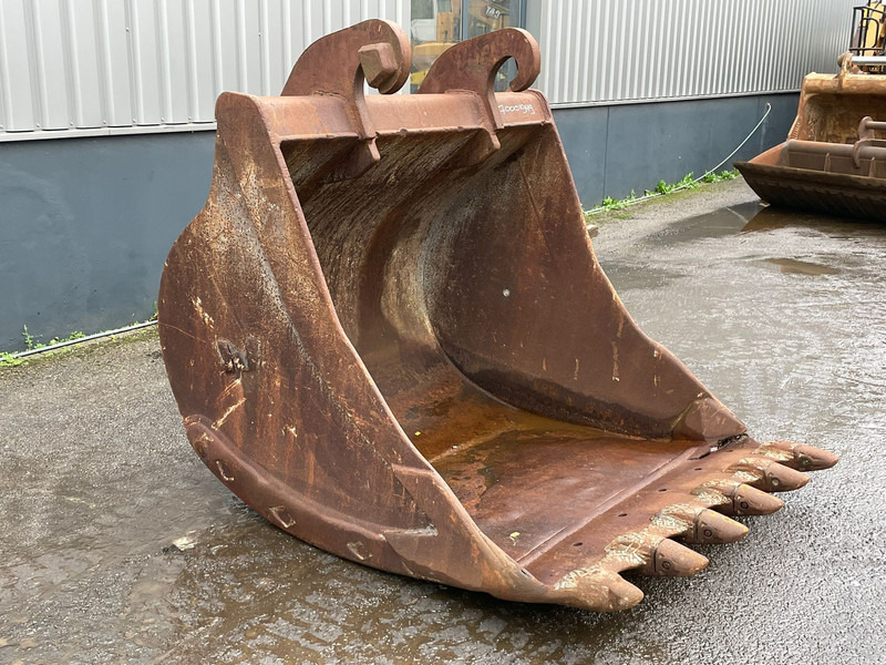 Godet Verachtert Bucket with teeth: photos 7 Godet Verachtert Bucket with teeth: photos 7