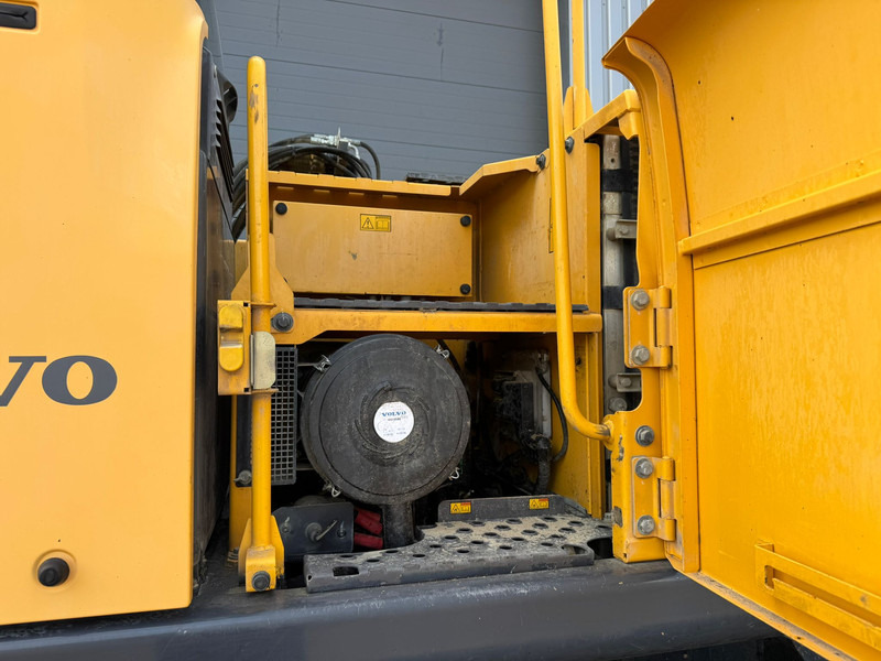 Pelle sur pneus Volvo EW180C: photos 16