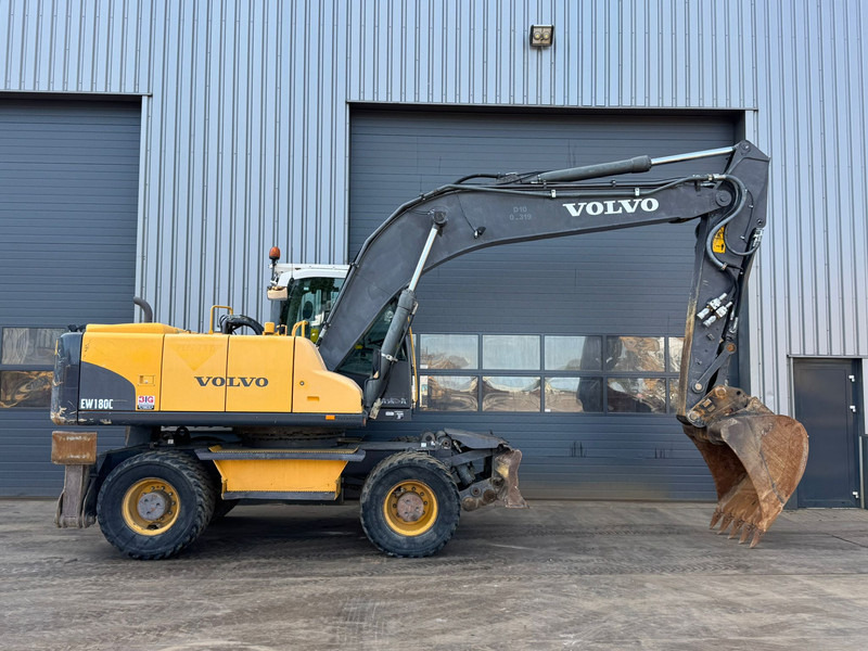 Volvo EW180C - Pelle sur pneus: photos 4 Volvo EW180C - Pelle sur pneus: photos 4