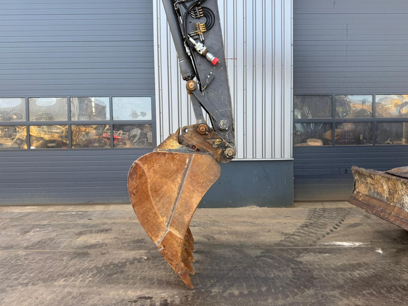 Pelle sur pneus Volvo EW180C: photos 10