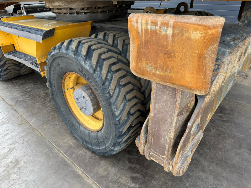 Pelle sur pneus Volvo EW180C: photos 8