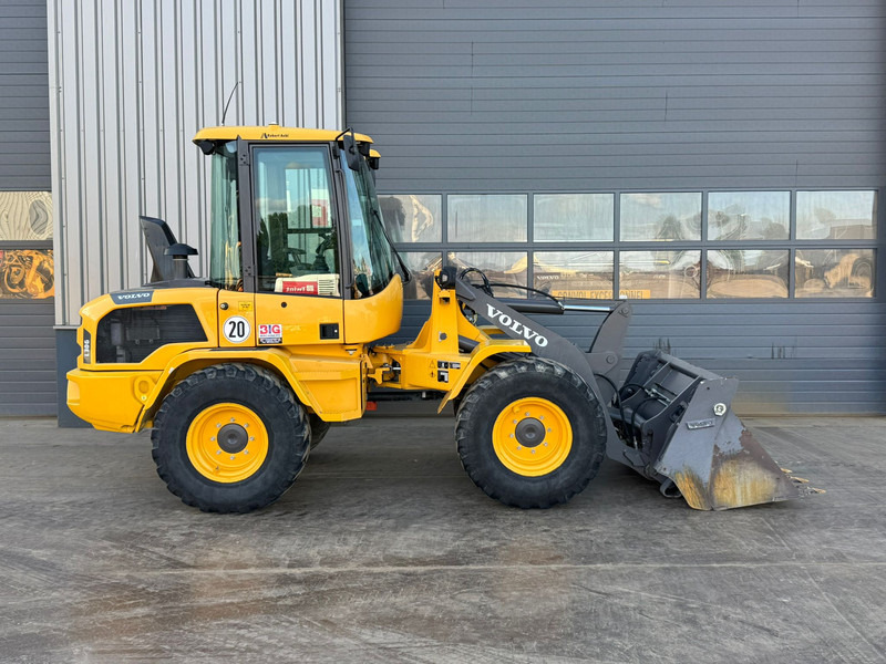 Volvo L30G - Chargeuse sur pneus: photos 5 Volvo L30G - Chargeuse sur pneus: photos 5