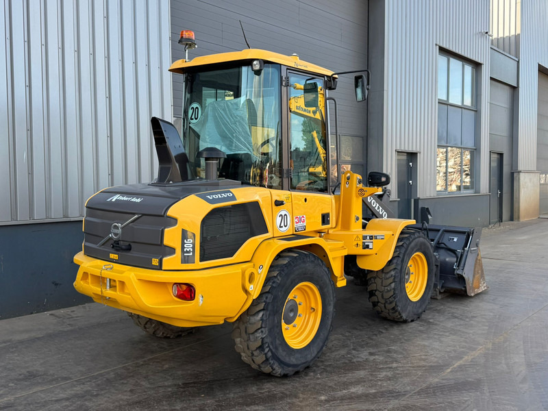 Volvo L30G - Chargeuse sur pneus: photos 5 Volvo L30G - Chargeuse sur pneus: photos 5