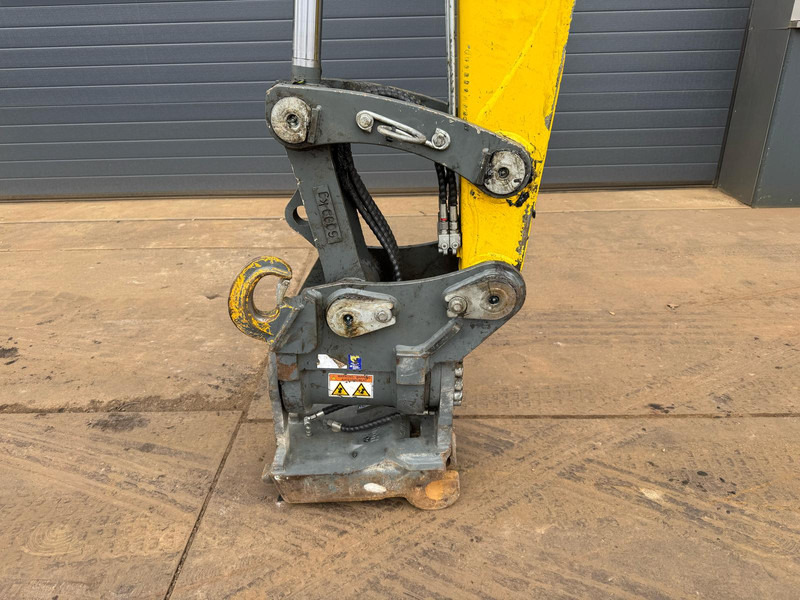 Pelle sur pneus WACKER NEUSON EW100 E06-03: photos 16