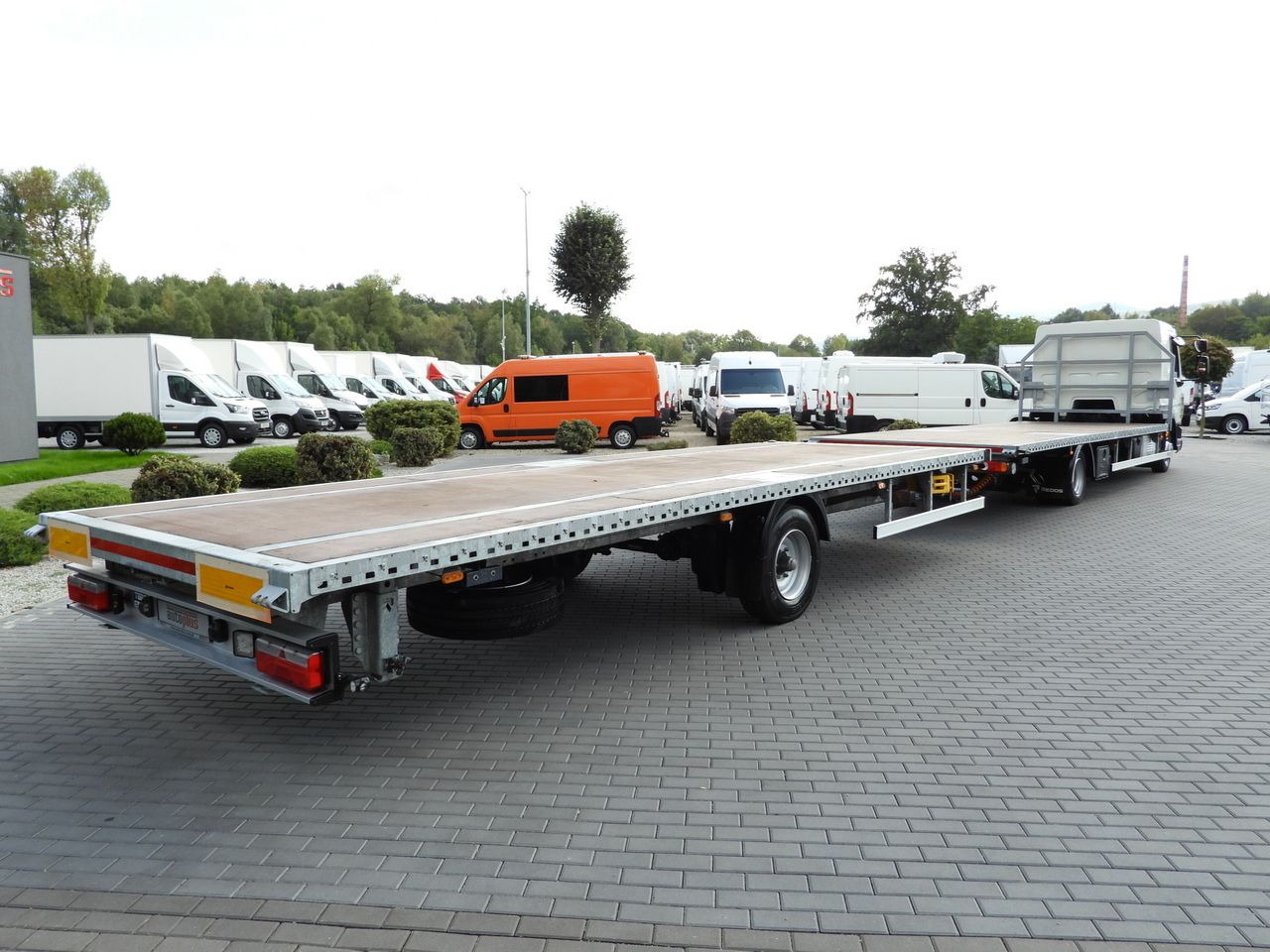 DAF LF 230 CONTAINER CARRIER PLATFORM + TRAILER WEBASTO CRUISE CONTROL LED LIGHTS PNEUMATICS AUTOMATIC TRANSMISSION TWIN WHEELS AIR CONDITIONING 230HP - Camion porte-conteneur/ Caisse mobile: photos 3 DAF LF 230 CONTAINER CARRIER PLATFORM + TRAILER WEBASTO CRUISE CONTROL LED LIGHTS PNEUMATICS AUTOMATIC TRANSMISSION TWIN WHEELS AIR CONDITIONING 230HP - Camion porte-conteneur/ Caisse mobile: photos 3