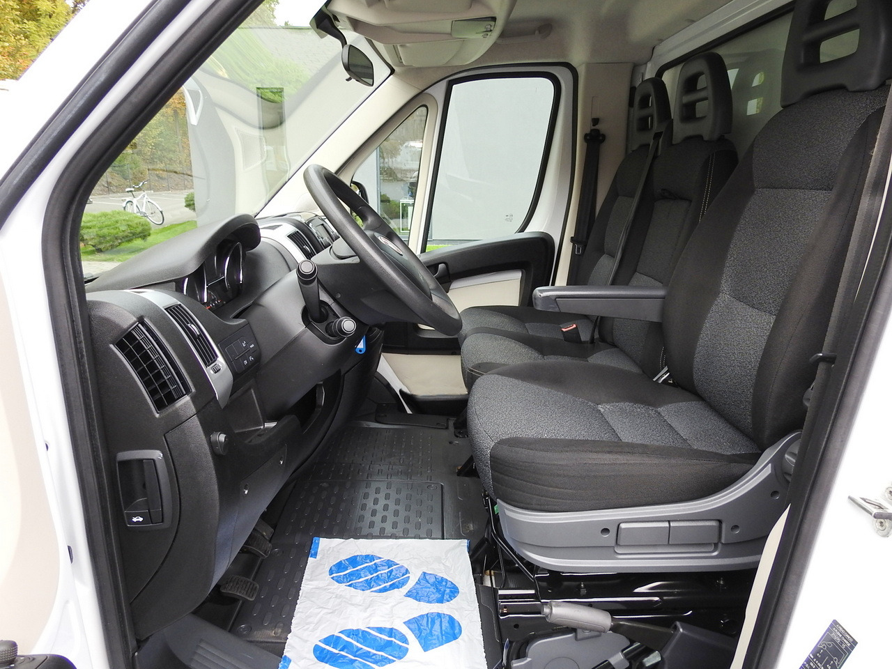 FIAT DUCATO BOX LIFT 8 PALLETS CRUISE CONTROL NAVIGATION AIR CONDITIONING LED LIGHTS 130HP — crédit-bail FIAT DUCATO BOX LIFT 8 PALLETS CRUISE CONTROL NAVIGATION AIR CONDITIONING LED LIGHTS 130HP: photos 28 FIAT DUCATO BOX LIFT 8 PALLETS CRUISE CONTROL NAVIGATION AIR CONDITIONING LED LIGHTS 130HP — crédit-bail FIAT DUCATO BOX LIFT 8 PALLETS CRUISE CONTROL NAVIGATION AIR CONDITIONING LED LIGHTS 130HP: photos 28