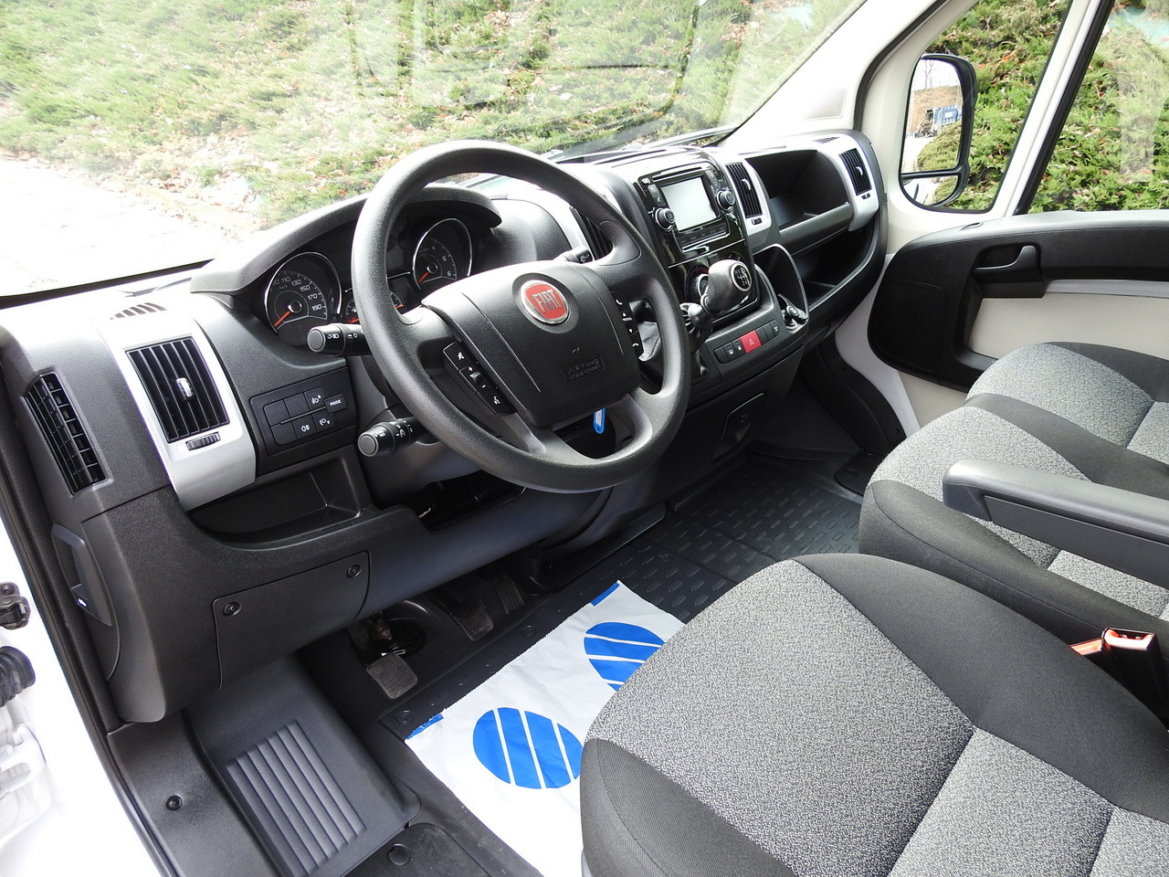 FIAT DUCATO BOX LIFT 8 PALLETS CRUISE CONTROL NAVIGATION AIR CONDITIONING LED LIGHTS 130HP - Fourgon grand volume: photos 2 FIAT DUCATO BOX LIFT 8 PALLETS CRUISE CONTROL NAVIGATION AIR CONDITIONING LED LIGHTS 130HP - Fourgon grand volume: photos 2