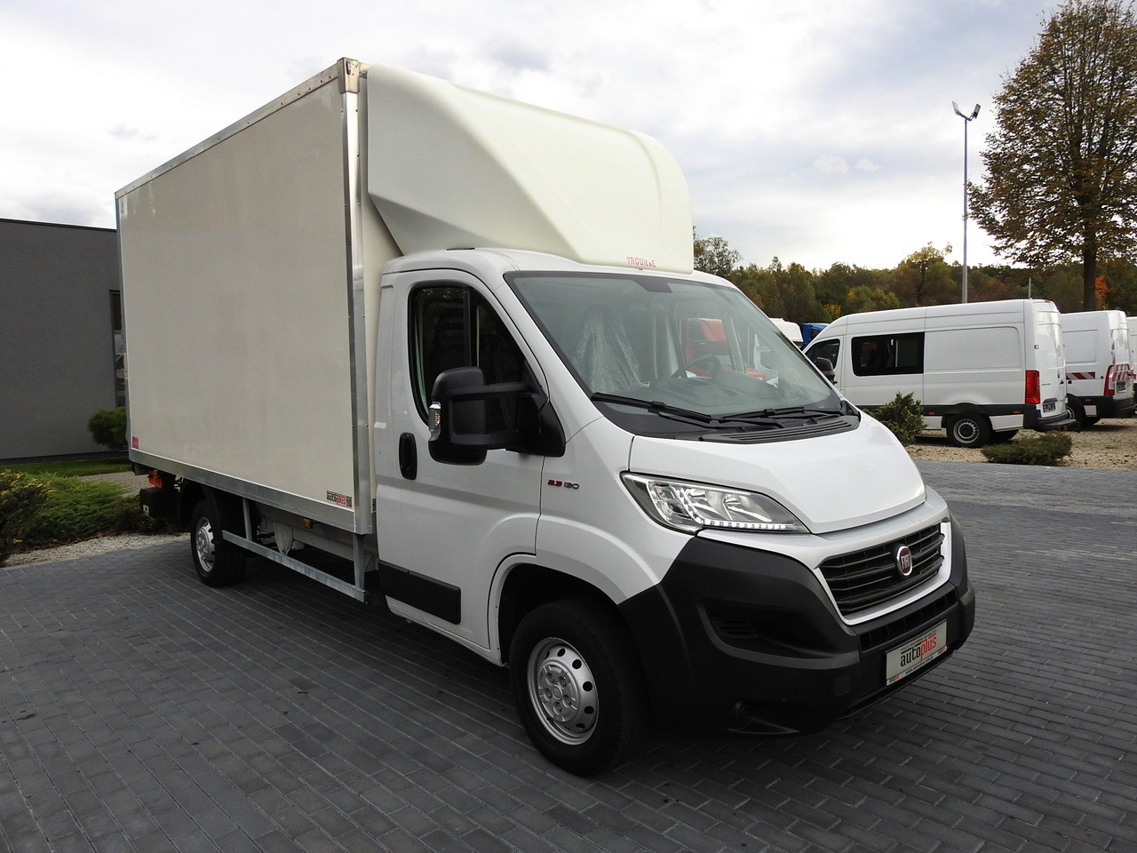 FIAT DUCATO BOX LIFT 8 PALLETS CRUISE CONTROL NAVIGATION AIR CONDITIONING LED LIGHTS  130HP - Utilitaire frigorifique: photos 4 FIAT DUCATO BOX LIFT 8 PALLETS CRUISE CONTROL NAVIGATION AIR CONDITIONING LED LIGHTS  130HP - Utilitaire frigorifique: photos 4