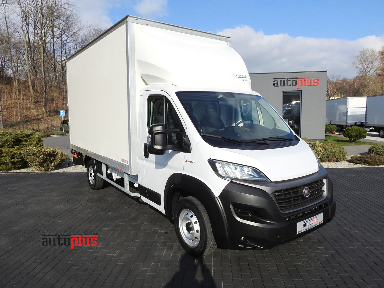 FIAT DUCATO BOX LIFT 8 PALLETS CRUISE CONTROL NAVIGATION LED LIGHTS AIR CONDITIONING 130HP - Fourgon grand volume: photos 1 FIAT DUCATO BOX LIFT 8 PALLETS CRUISE CONTROL NAVIGATION LED LIGHTS AIR CONDITIONING 130HP - Fourgon grand volume: photos 1