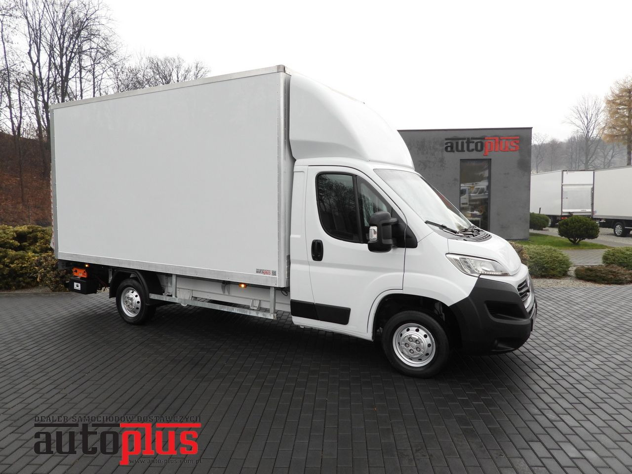 FIAT DUCATO BOX LIFT 8 PALLETS CRUISE CONTROL NAVIGATION LED LIGHTS AIR CONDITIONING 130HP - Fourgon grand volume: photos 1 FIAT DUCATO BOX LIFT 8 PALLETS CRUISE CONTROL NAVIGATION LED LIGHTS AIR CONDITIONING 130HP - Fourgon grand volume: photos 1