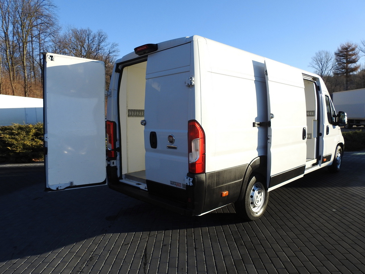 FIAT DUCATO REFRIGERATOR VAN -10*C POWER SUPPLY 230V AIR CONDITIONING 175HP - Utilitaire frigorifique: photos 3 FIAT DUCATO REFRIGERATOR VAN -10*C POWER SUPPLY 230V AIR CONDITIONING 175HP - Utilitaire frigorifique: photos 3