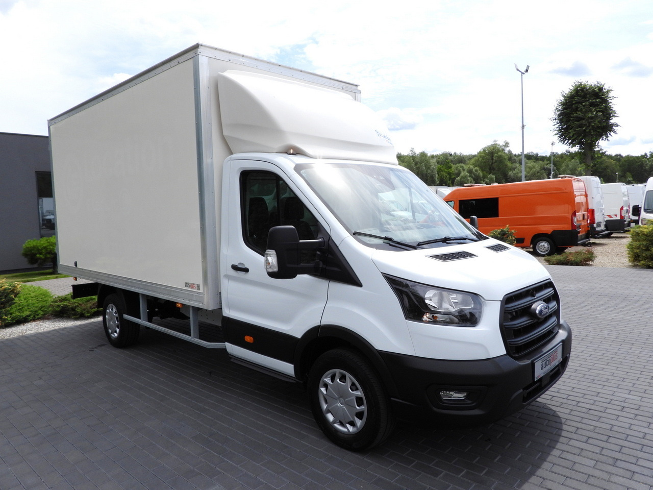FORD TRANSIT BOX 8 PALLETS CRUISE CONTROL AIR CONDITIONING 130HP - Fourgon grand volume: photos 4 FORD TRANSIT BOX 8 PALLETS CRUISE CONTROL AIR CONDITIONING 130HP - Fourgon grand volume: photos 4