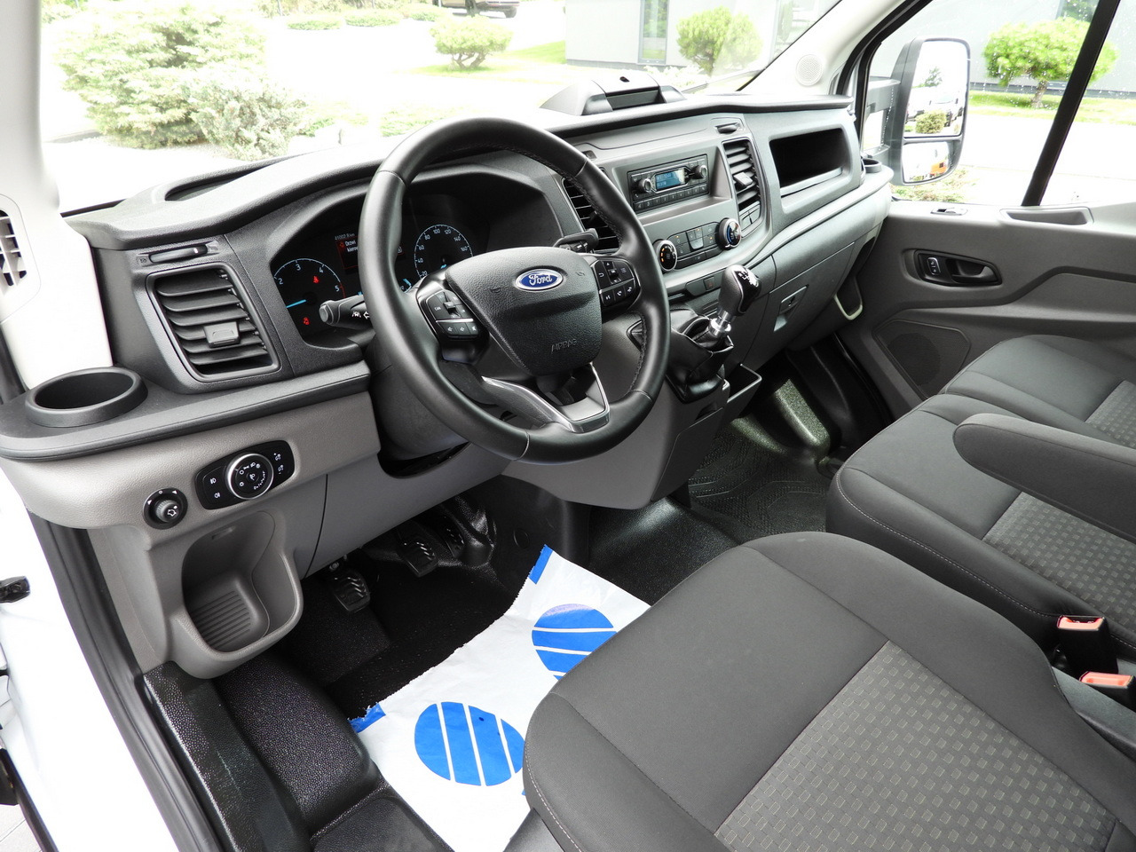 FORD TRANSIT BOX 8 PALLETS CRUISE CONTROL AIR CONDITIONING 130HP - Fourgon grand volume: photos 2 FORD TRANSIT BOX 8 PALLETS CRUISE CONTROL AIR CONDITIONING 130HP - Fourgon grand volume: photos 2