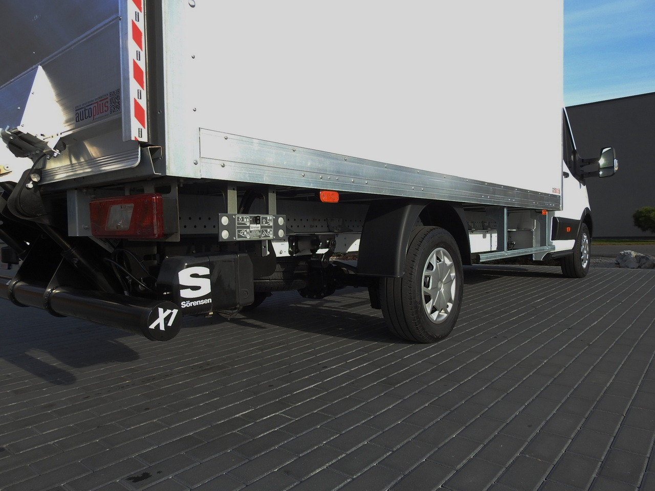 Fourgon grand volume FORD TRANSIT BOX LIFT 8 PALLETS CRUISE CONTROL AIR CONDITIONING  130HP: photos 17