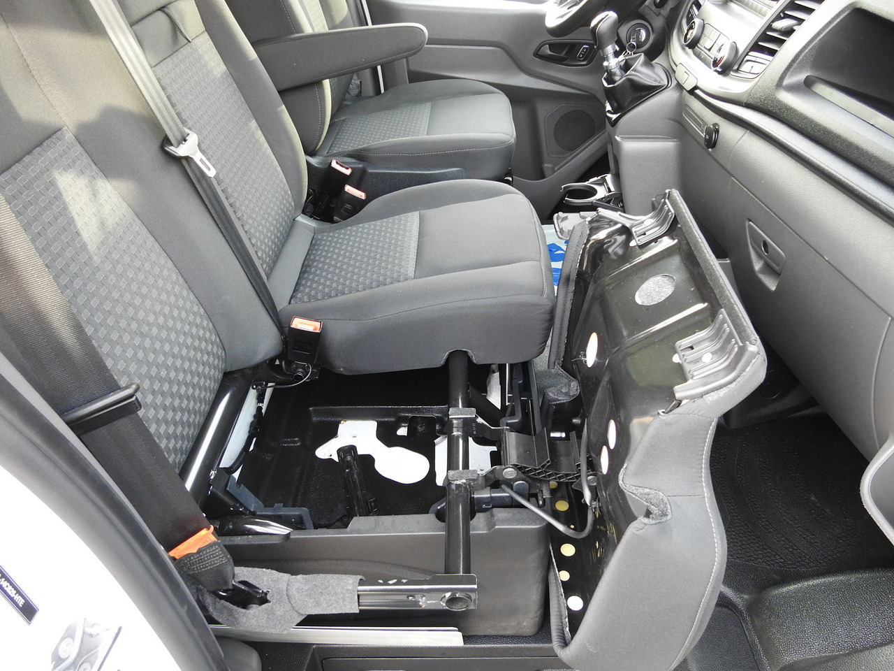 Fourgon grand volume FORD TRANSIT BOX LIFT 8 PALLETS CRUISE CONTROL AIR CONDITIONING  130HP: photos 44