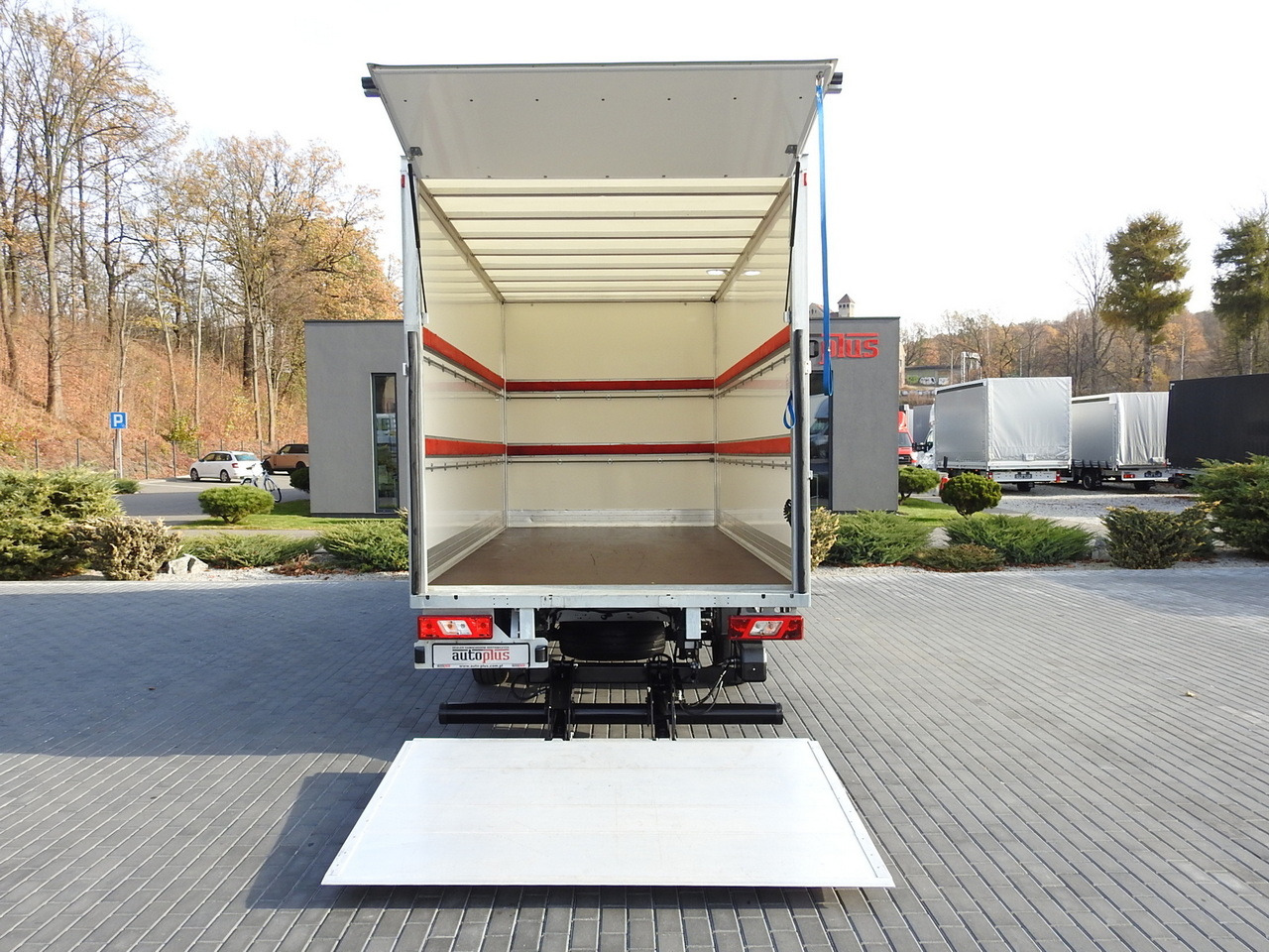 Fourgon grand volume FORD TRANSIT BOX LIFT 8 PALLETS CRUISE CONTROL AIR CONDITIONING  130HP: photos 11