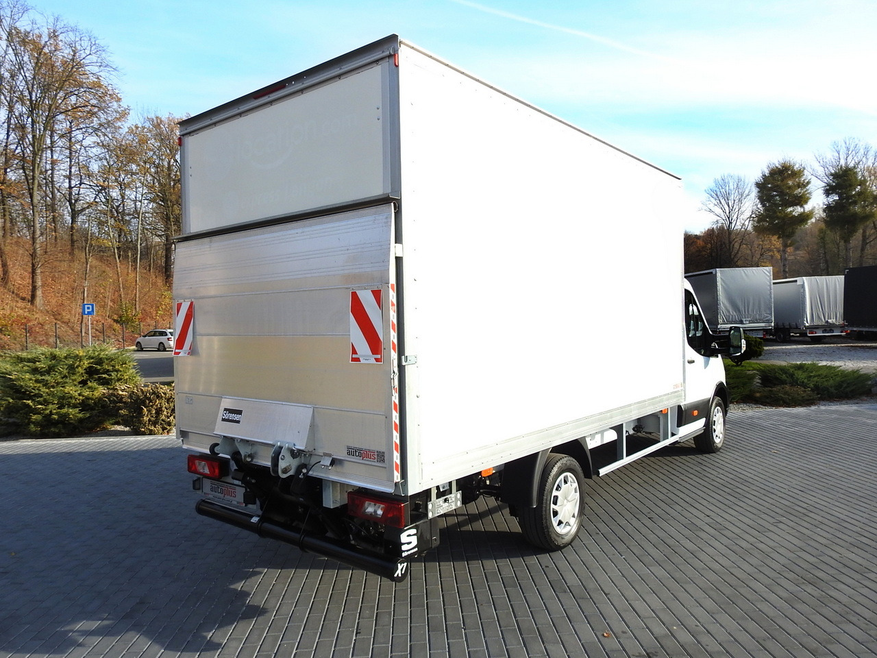 FORD TRANSIT BOX LIFT 8 PALLETS CRUISE CONTROL AIR CONDITIONING 130HP - Fourgon grand volume: photos 3 FORD TRANSIT BOX LIFT 8 PALLETS CRUISE CONTROL AIR CONDITIONING 130HP - Fourgon grand volume: photos 3