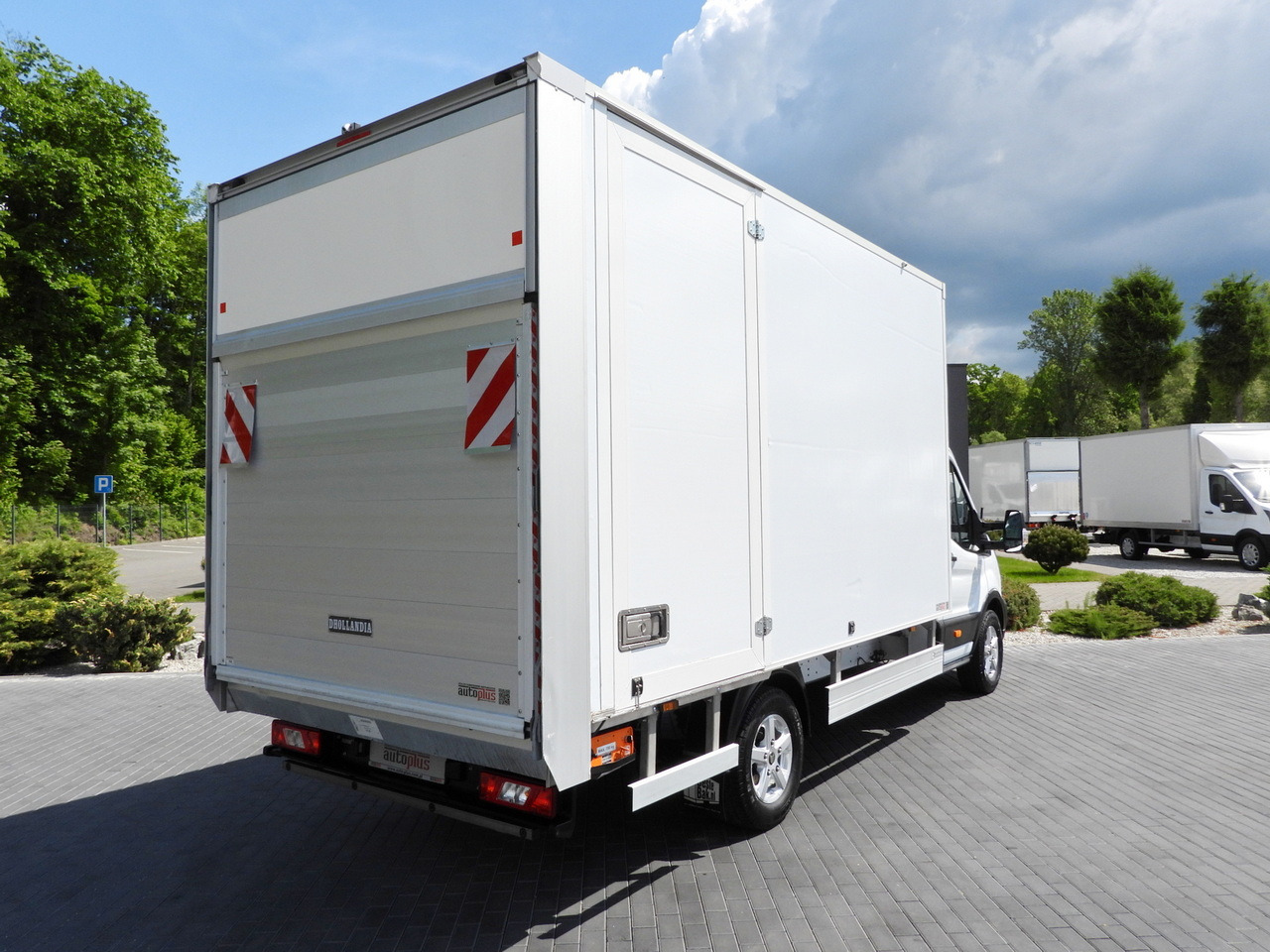 FORD TRANSIT BOX LIFT 8 PALLETS CRUISE CONTROL LED LIGHTS AIR CONDITIONING 130HP - Fourgon grand volume: photos 3 FORD TRANSIT BOX LIFT 8 PALLETS CRUISE CONTROL LED LIGHTS AIR CONDITIONING 130HP - Fourgon grand volume: photos 3