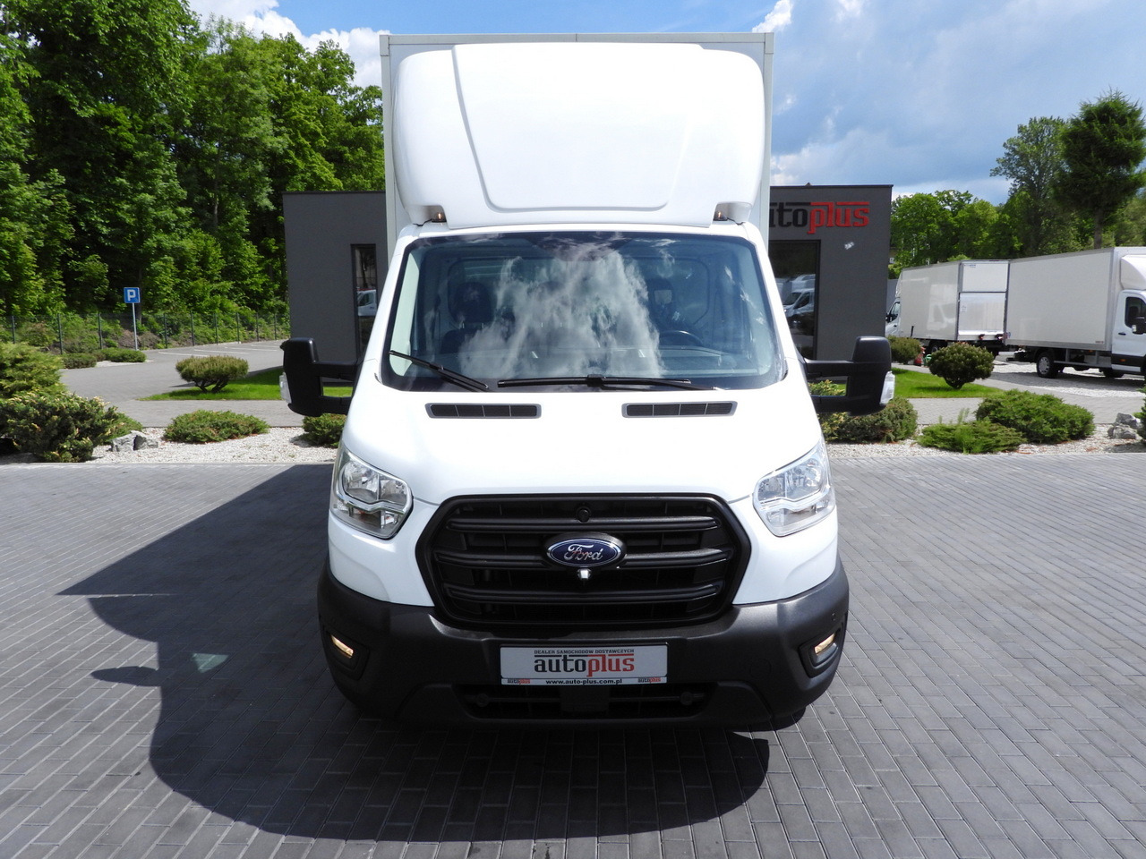 FORD TRANSIT BOX LIFT 8 PALLETS CRUISE CONTROL LED LIGHTS AIR CONDITIONING 130HP - Fourgon grand volume: photos 5 FORD TRANSIT BOX LIFT 8 PALLETS CRUISE CONTROL LED LIGHTS AIR CONDITIONING 130HP - Fourgon grand volume: photos 5