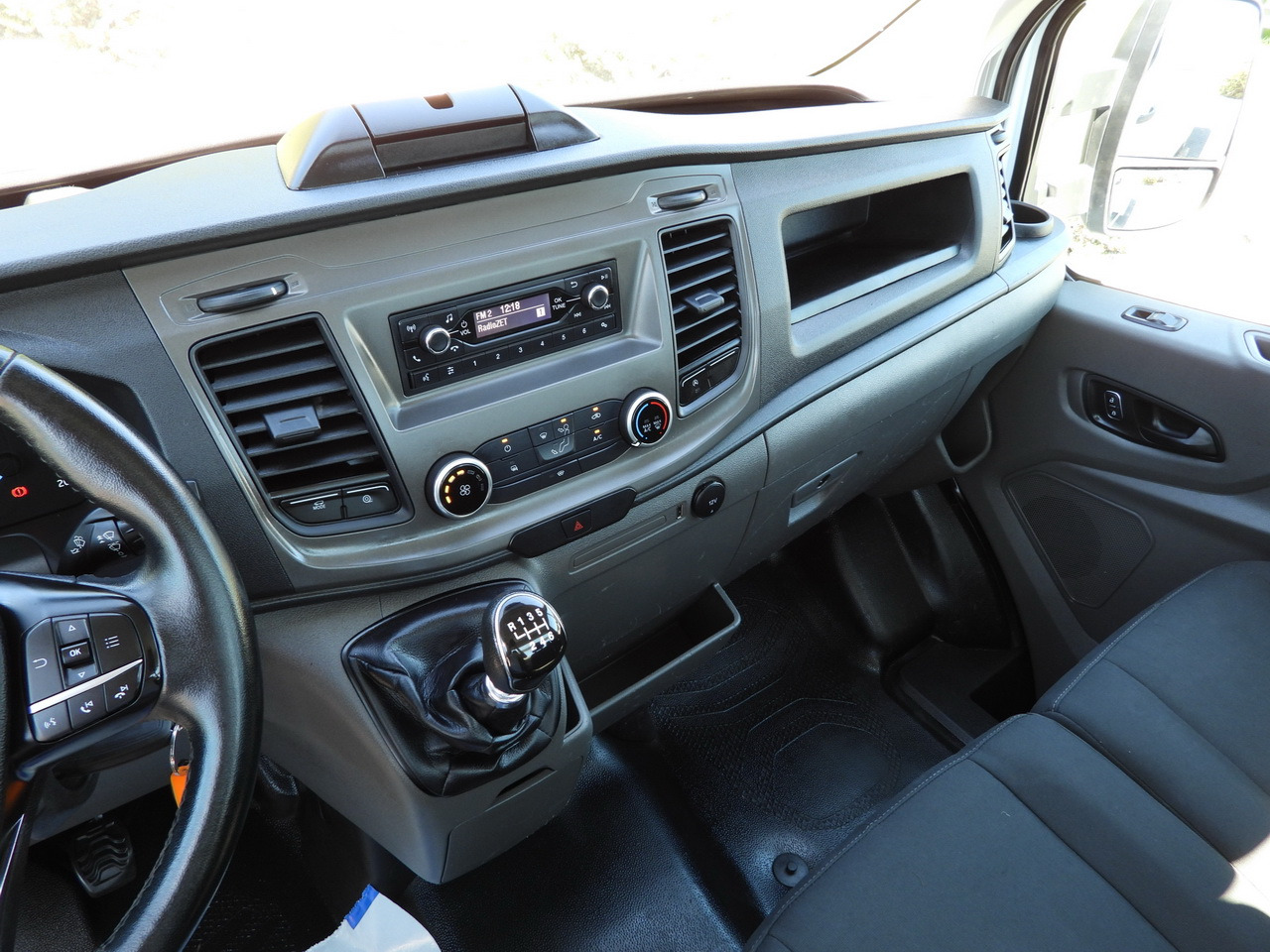 Utilitaire plateau FORD TRANSIT  STAKE BODY 10 PALLETS CRUISE CONTROL LED LIGHTS PNEUMATICS AIR CONDITIONING  160HP: photos 29