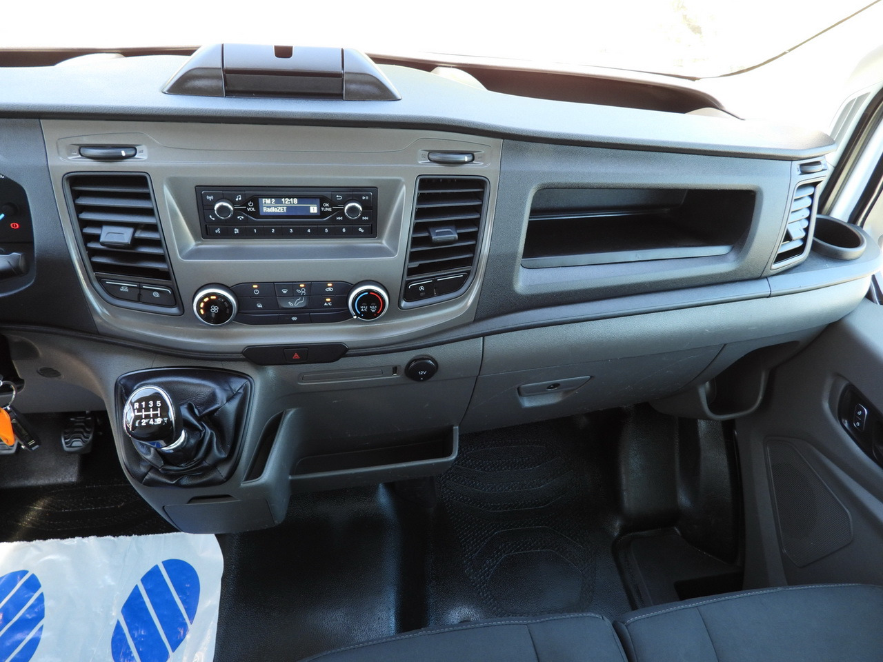 Utilitaire plateau FORD TRANSIT  STAKE BODY 10 PALLETS CRUISE CONTROL LED LIGHTS PNEUMATICS AIR CONDITIONING  160HP: photos 28