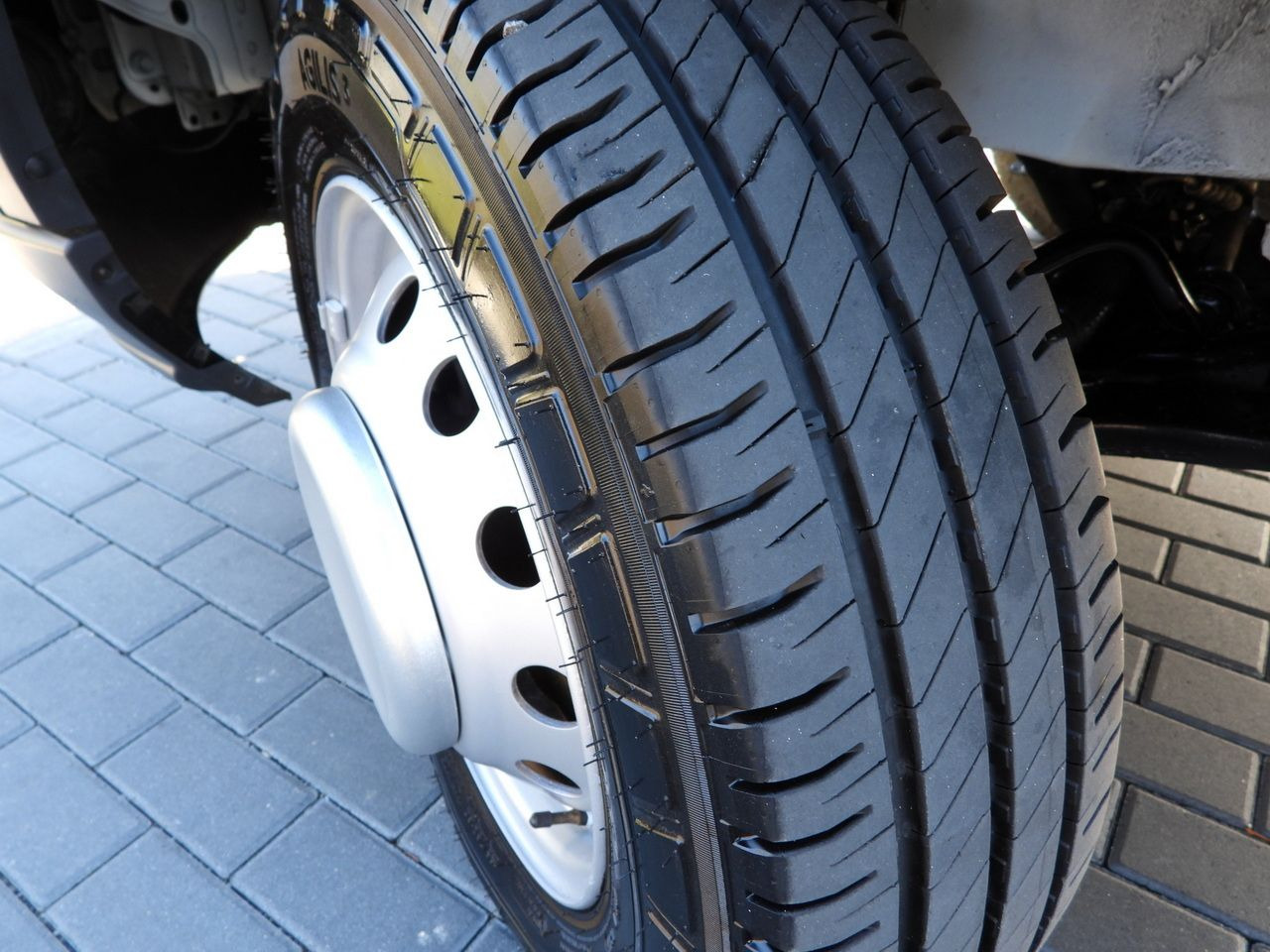 Utilitaire plateau FORD TRANSIT STAKE BODY 8 PALLETS TWIN WHEELS AIR CONDITIONING  155HP: photos 20