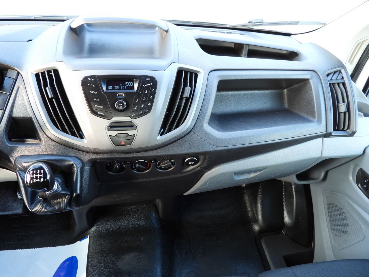 Utilitaire plateau FORD TRANSIT STAKE BODY 8 PALLETS TWIN WHEELS AIR CONDITIONING  155HP: photos 30